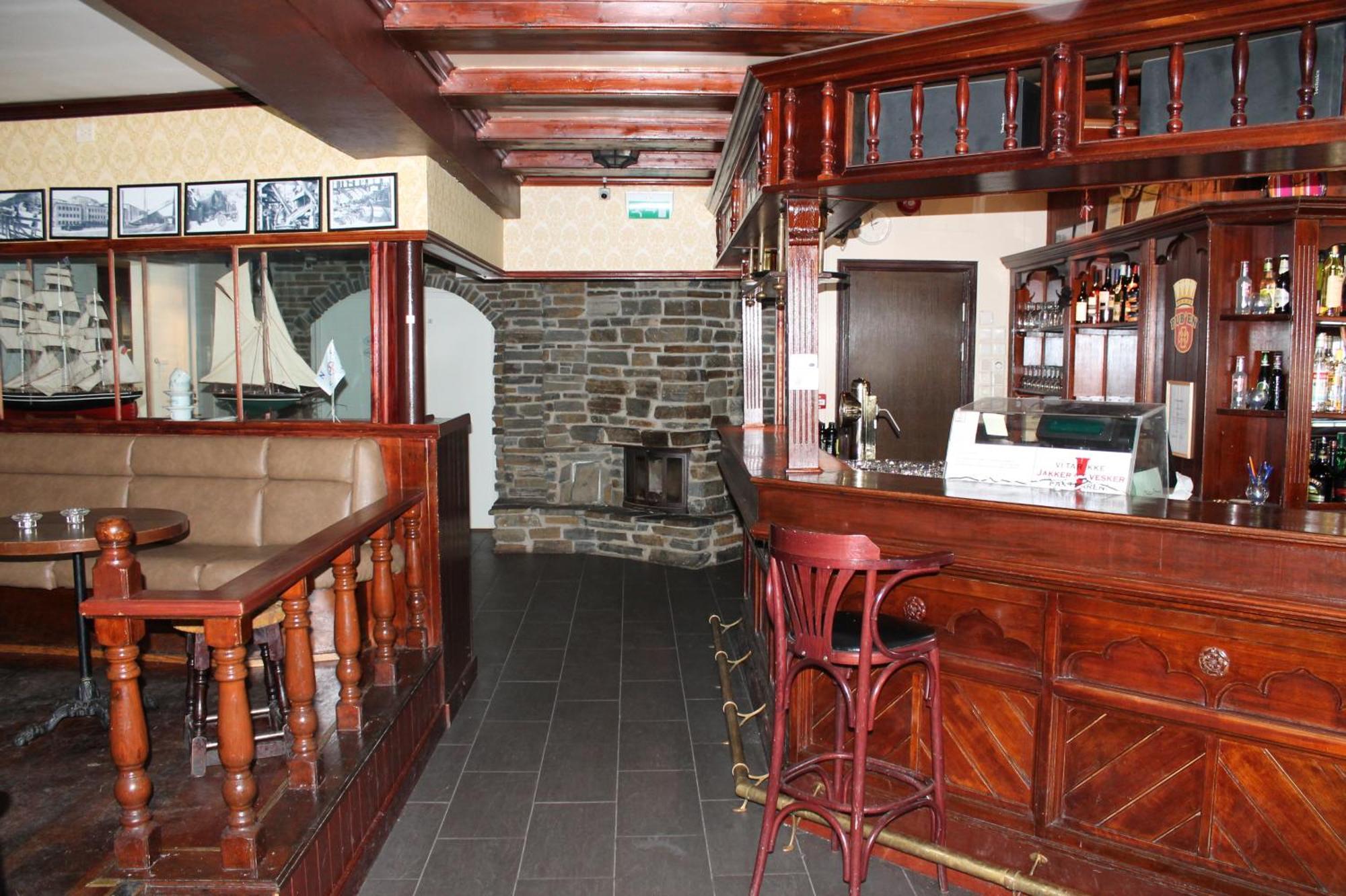 Klover Hotel Sauda Экстерьер фото